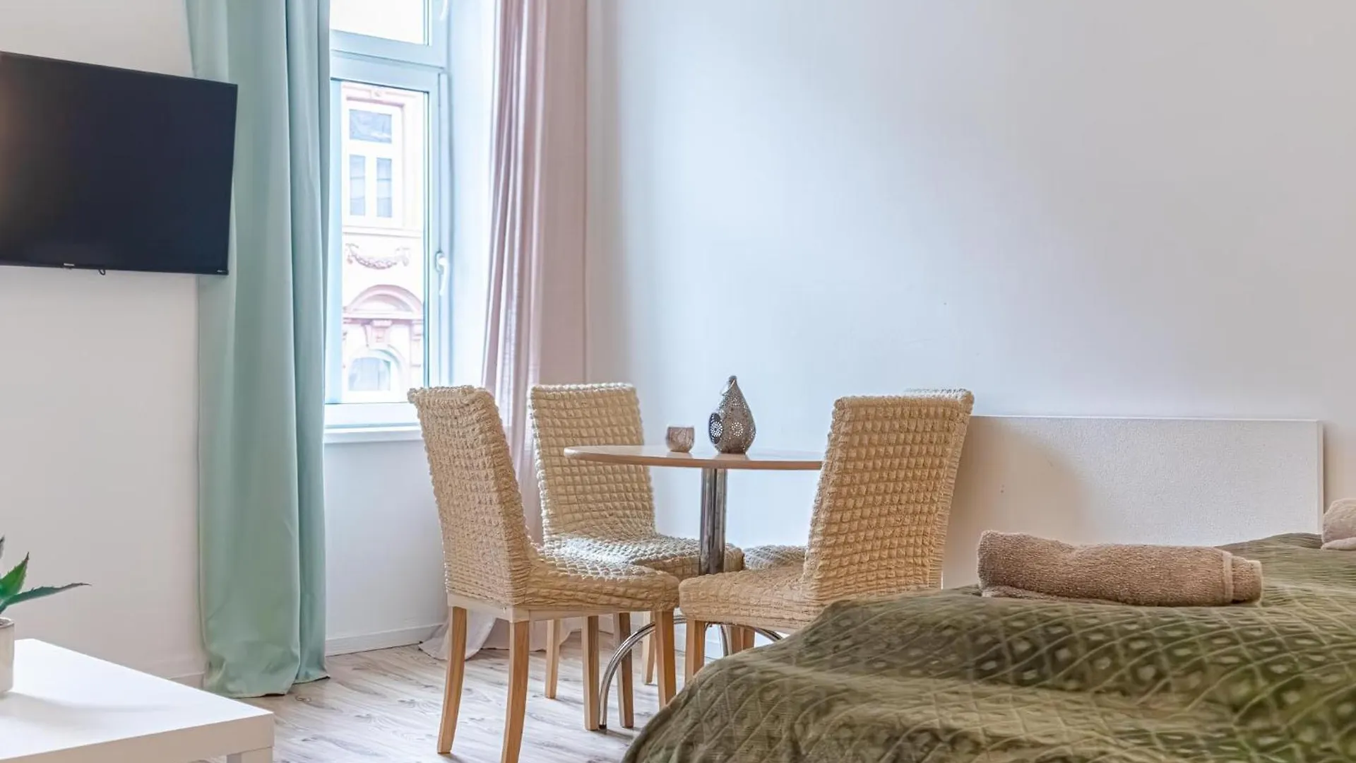 Charming 2Br Apt With Central Location In Vienna Apartment
